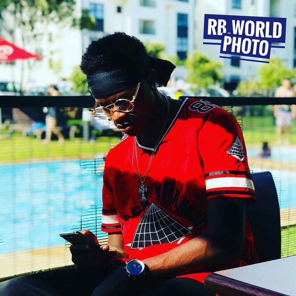 rbworldOfficial's tweet photo. .
💥🎂 #follow .........
@Vsunshine01 
#birthdayking👑
#positifvibes🎤🎁 https://t.co/oo4JtvvLSL