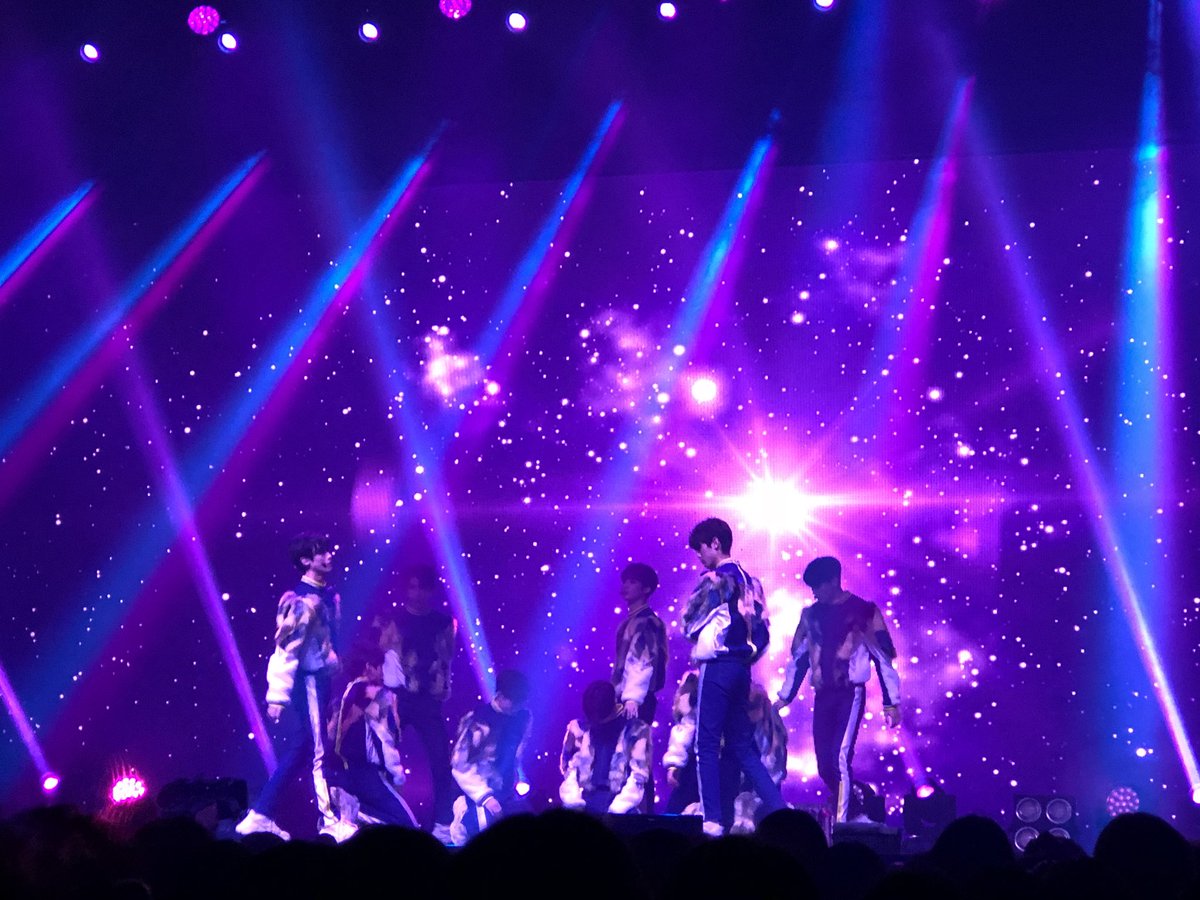 c_l_sky_'s tweet photo. #TRCNG #WOLFBABY #MyVeryFirstLove #Don’tStopTheDancing
#지훈 #하영 #태선 #학민 #우엽 #지성 #현우 #시우 #호현 #강민 #TRCNG쇼콘 #180102 
앵콜 전 마지막이라고 했던 무대! 돈스탑더댄싱 실제 무대로 보다니! 노래만 들었는데! 오늘 너무 좋았어 애들아!!@TRCNG_official https://t.co/KVYgKxOX6Z