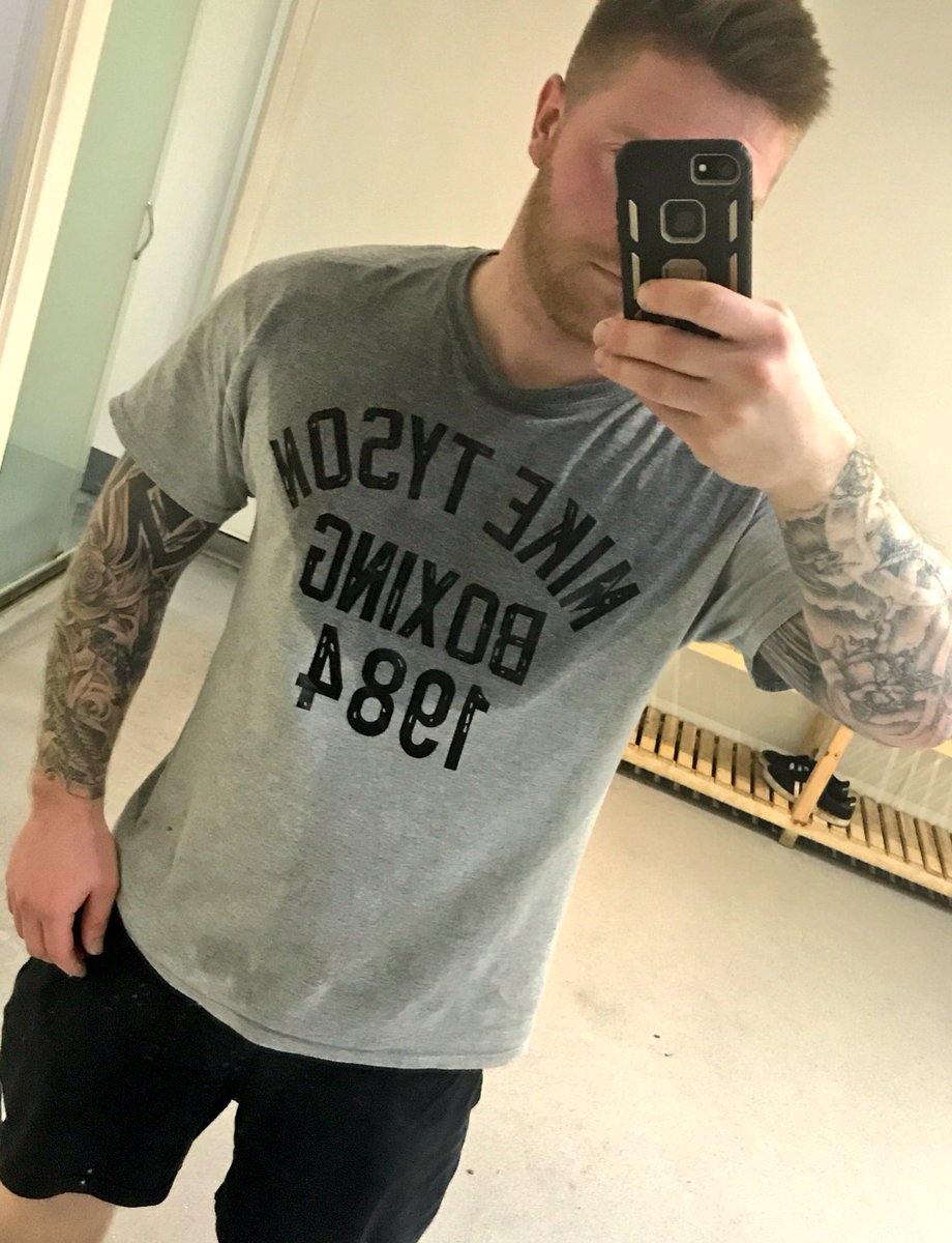 Joeyt_8's tweet photo. Just got the new year beasting out the way @teamrickypow now time to get ripped amigo 💪🏼 https://t.co/479v25lVhn