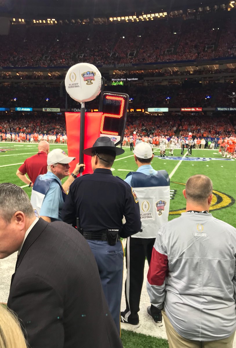 victorygameclks's tweet photo. Great to see our eDown Electronic Down Marker at the @SugarBowlNola between @AlabamaFTBL and @ClemsonFB in the @CFBPlayoff! #VictoryGameClocks #eDown #everydowncounts https://t.co/wyyvZRmPjO