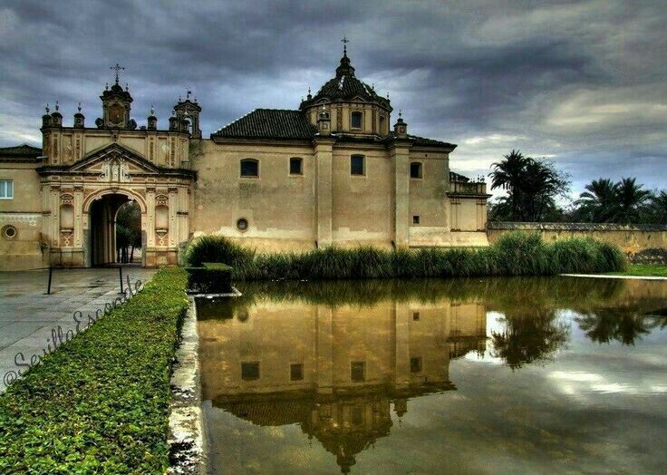 SevillaEsconde's tweet photo. La Cartuja de Santa María de las Cuevas,está situado en la Isla de la Cartuja.Los almohades en el siglo XII usaban el lugar para la fabricación de cerámicas en hornos alfareros.A partir de 1997 se convirtió en la sede del Centro Andaluz de Arte Contemporáneo. #Sevilla #Cartuja https://t.co/Cc25xZTnPL