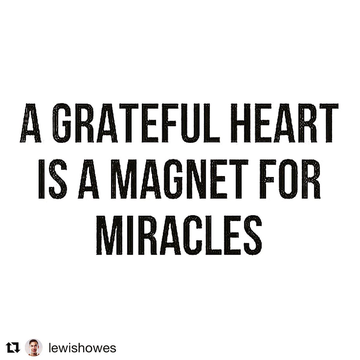 GrindGrately's tweet photo. We made awesome lists about what we’re going to achieve this year. 😊 Now let’s be sure to make the list that’s more important and give thanks for all beautiful things present in our life now. Gratitude is the key. If I keep my mind right it’ll keep my grind right! #BeGrate https://t.co/OWg5Qo1I9c