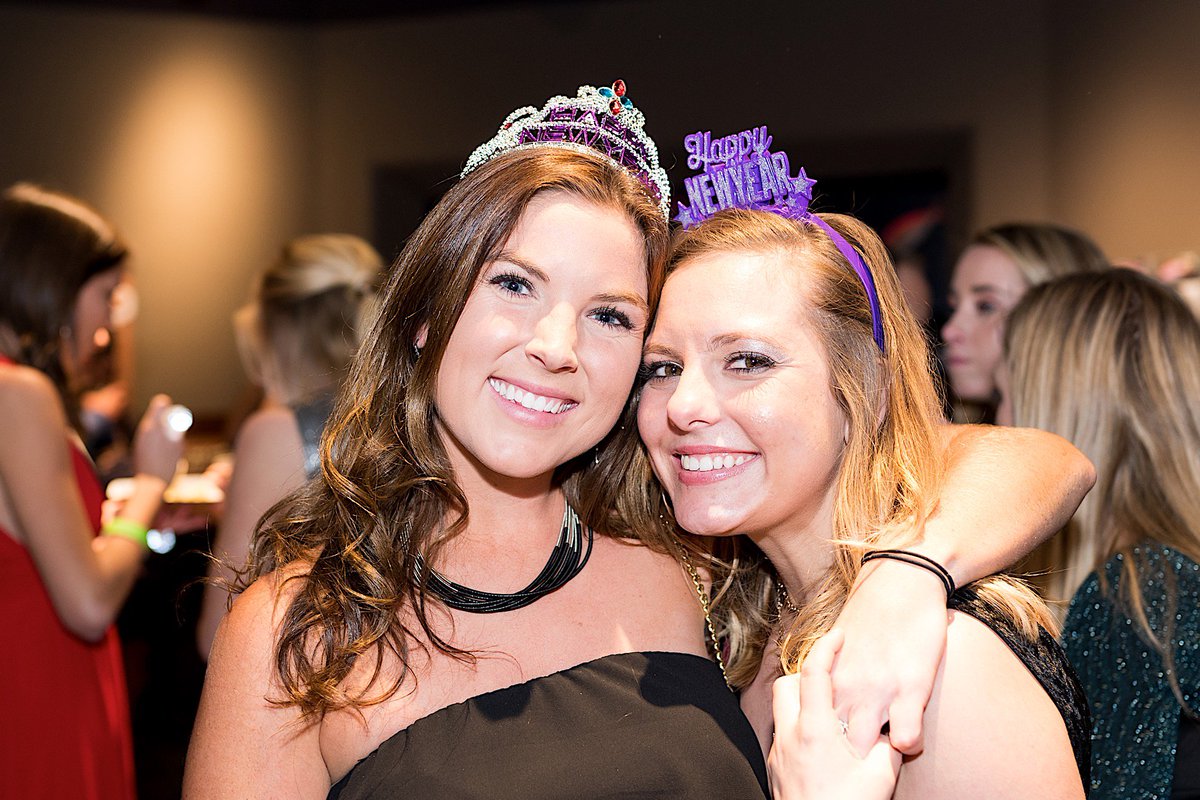 ChasCityPaper's tweet image. PHOTOS: @SnyderEvents Grand Ball NYE at @SCaquarium chscp.co/2CtmsNu #chs #chsevents