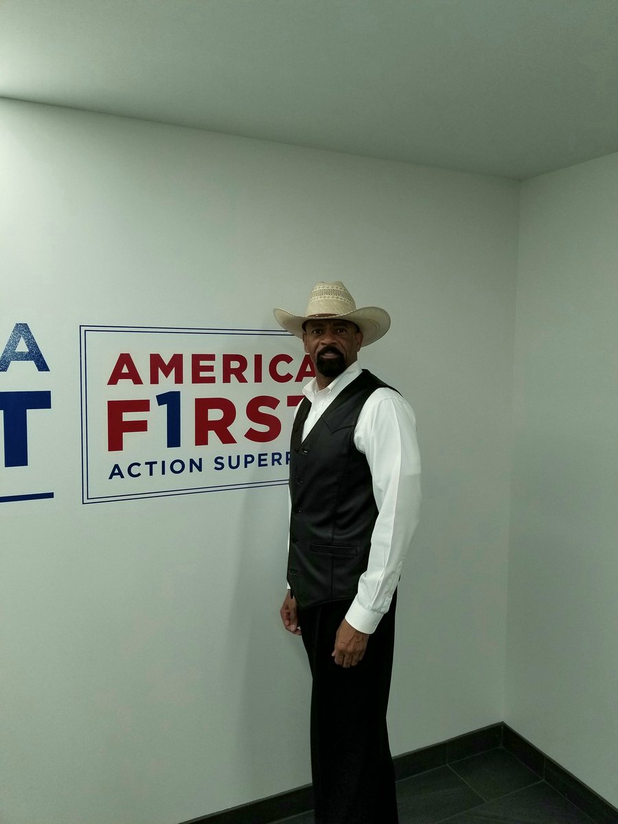 SheriffClarke's tweet photo. Get ready for the 2018 battle for the midterm elections. GOP must keep both houses of Congress to keep the @realDonaldTrump agenda and vision for America alive. It's going to be a battle. Saddle up! https://t.co/HECZGmKPfw