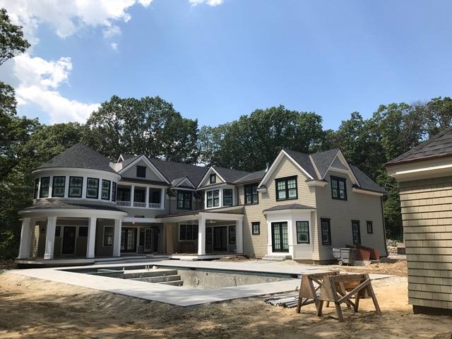 builtbybrosco's tweet photo. Awhile ago (when it was a little warmer out) @HinghamLumber , #INTEXMillwork and #GroomConstruction worked together on this one, and the results speak for themselves. INTEX Square Columns, Hampton rails & warmer weather-looks great, guys!
#HinghamLumberCompany #HamptonRails https://t.co/2GaHNVkjsq