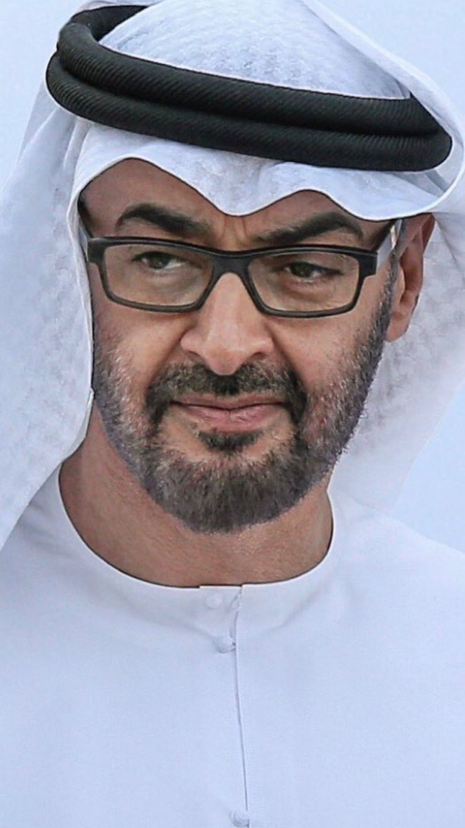 amal_almesafri's tweet photo. "ياسيدي شوف البشر كيف تغليك
وصار التنافس في محبتك سايد 
صار المثل مايضربونه سوى فيك 
والشعب حبك مثل ماحب #زايد"

 #شكرا_محمد_بن_زايد https://t.co/VB2fUPIKko