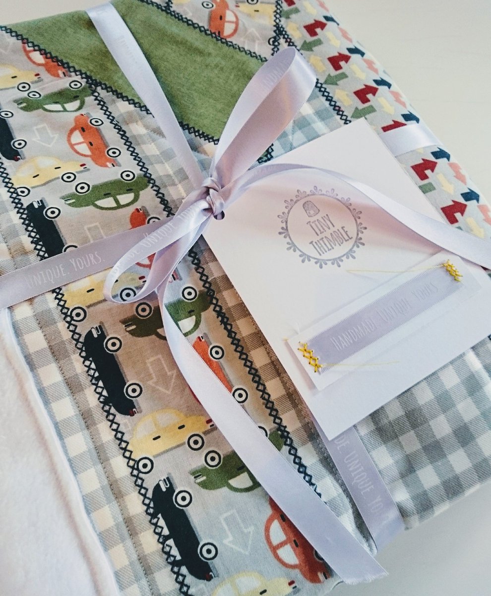 TinyThimble's tweet photo. For the sweetest baby boy 💙💚💙 #handmade #unique #yours #babyblankets https://t.co/usovan0Rva