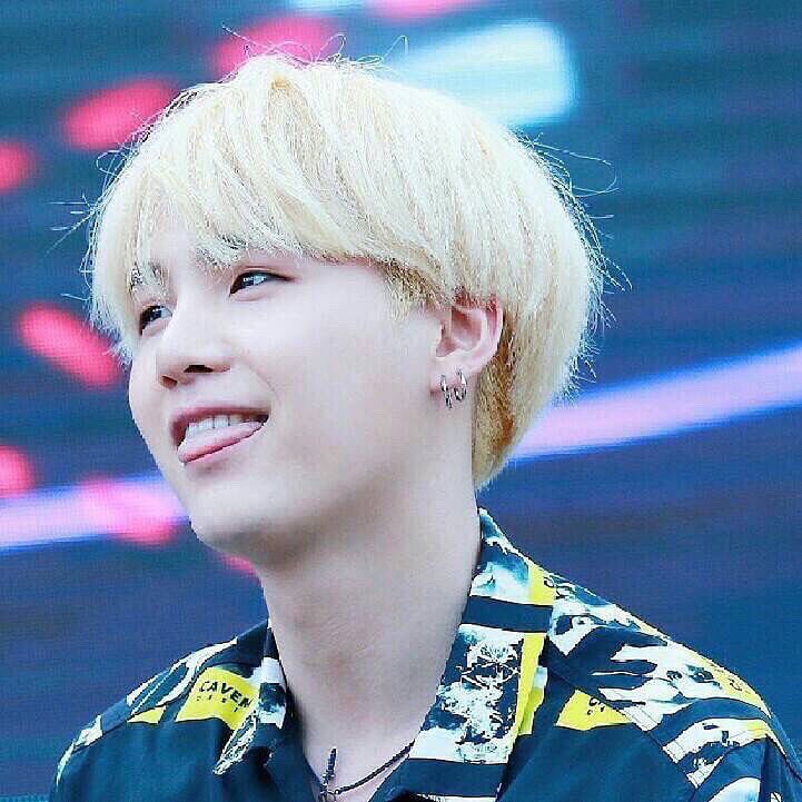 Юнги бтс. Юнги из бтс. Suga bts. Шуга юнги. Юнги suga.