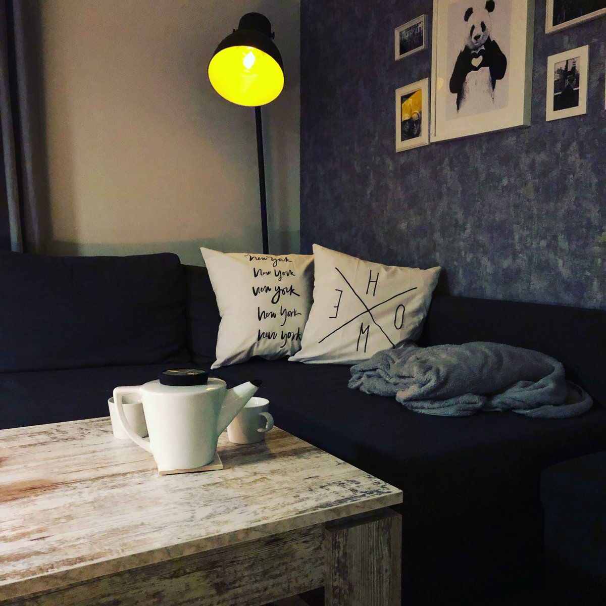 Enjoying the last week of holidays...
hygge, Pronunciation /ˈhʊɡə//ˈh(j)uːɡə/
NOUN, A quality of cosiness and comfortable conviviality that engenders a feeling of contentment or well-being (regarded as a defining characteristic of Danish culture) #hygge #holidays #teatime