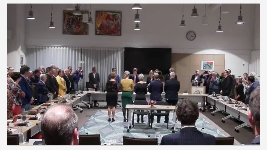 Benoeming en beëdiging wethouders nieuwe college #Zevenaar: Belinda Elfrink (CDA), Carla Koers (CDA), Anita van Loon (LB), Nanne van Dellen (LB), Hans Winters (LB).