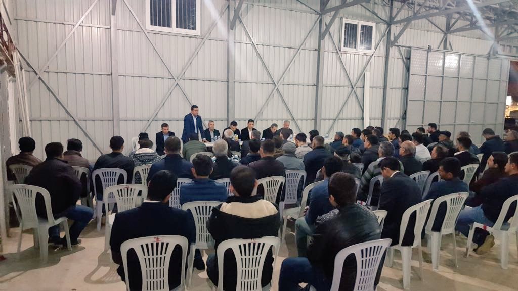 Vekillerimiz Sn <a href="/HuseyinSamani/">Hüseyin Samani</a> ,Sn <a href="/avmustafakose/">Av. Mustafa KÖSE 🇹🇷</a> 'nin İlçe Başkanımız Sn @av_dks 'nin İl Başkan Yardımcımız Sn <a href="/alicetin_07/">Ali Çetin</a> 'nin Katılımıyla Pınarlı Gençlik Kolları Mahalle Toplantımızı Gerçekleştirdik. Ulaşılmayan Genç Kardeşimiz Kalmayacak...
@AKOmerAKBAS <a href="/mirvanbezgin/">Mirvan BEZGİN</a>