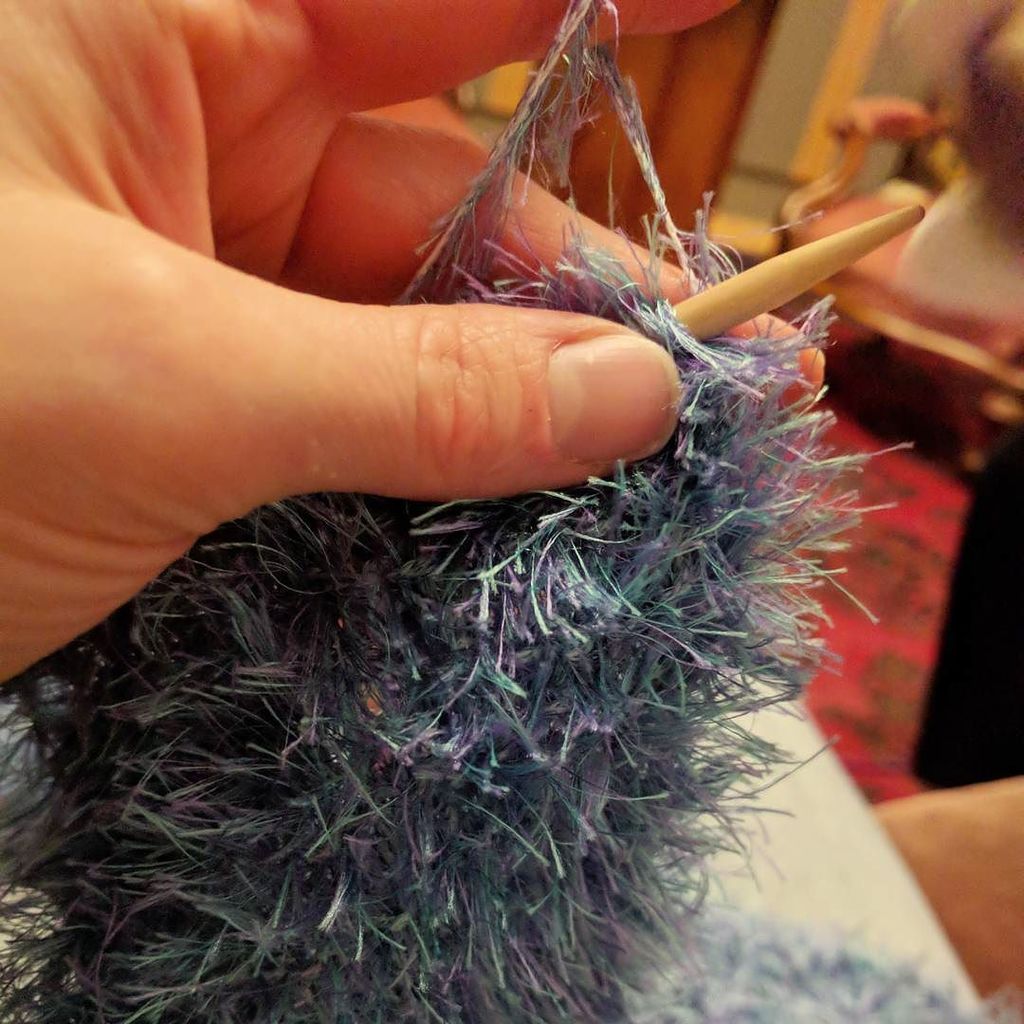 myMisericordia's tweet photo. On a scale of 1: picking up and knitting a fun fur scarf, how much do you love your mother-in-law?
#knittersofinstagram #motherinlaw #funfur #itburns #ihatesit #thethingswedoforlove #familyharmony #mending https://t.co/DjlgmvTNqr https://t.co/8E6XMm1FU9