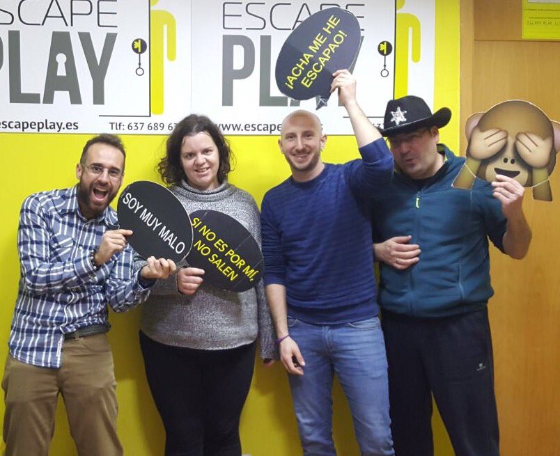 Otro equipo que vive esta experiencia única y tan divertida.
¿Y tú te atreves? #Murcia #escaperoom