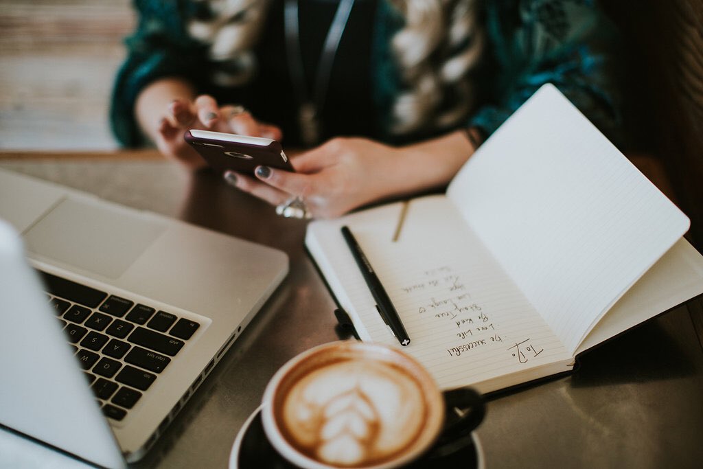 To do list: Be Succesful, Love Life, Be Kind, Stay True.

2017 has been a year of life &amp; learning. I am moving forward into 2018 stronger than I was before with my heart open and my head high. After all, 18 is my lucky number ✦✧

#newyear #year2018 #todolist