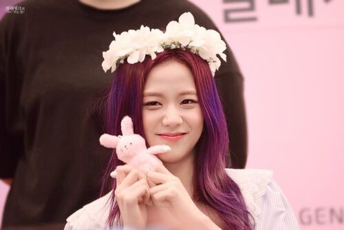 jbxsjm's tweet photo. 🎂💖
#GoddessJisooDay https://t.co/lLpLRbyaaQ