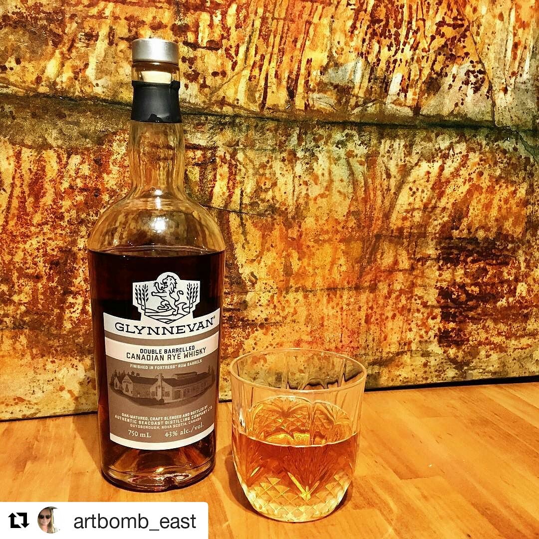 GLYNNEVAN's tweet photo. Happy 2018! Was anyone else ringing in the new year with our whisky? https://t.co/WIAVeytXxk #CreateaNewTradition https://t.co/7csPoB1f4y