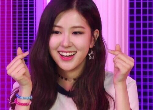 Gue gapande ngerangkai kata" anjir, saranghae soe-ya #GoddessJisooDay 

—patitied
