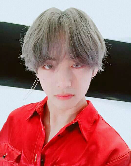 nojamsjim's tweet photo. "hate this part,paper hearts"  #ARMYSelcaDay https://t.co/MQqSMK2TrB