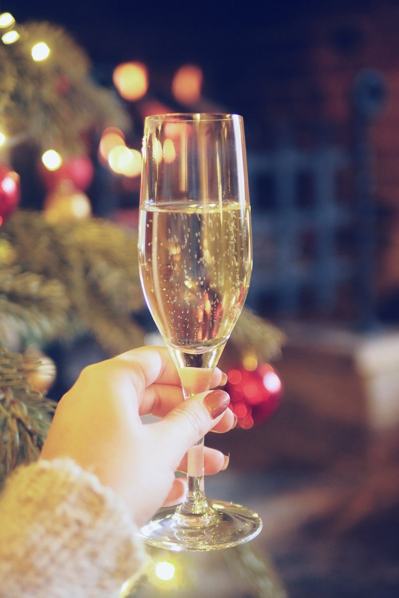 gr8thingstodo's tweet photo. Starting as we mean to go on! 🍾🥂🍾 Happy New Year! We hope your 2018 is filled with adventures and good times (and plenty of opportunities to pop a bottle of bubbly! )🎉🎆🛫 #TuesdayMotivation #HappyNewYear2018 #2018goals https://t.co/JxL7JsGvwS