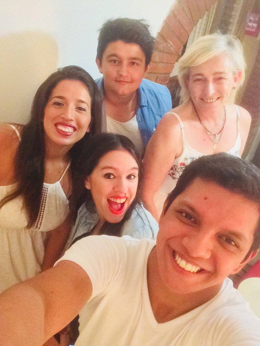 MVictoriaLillia's tweet photo. Año nuevo! https://t.co/HnWXymq4nD