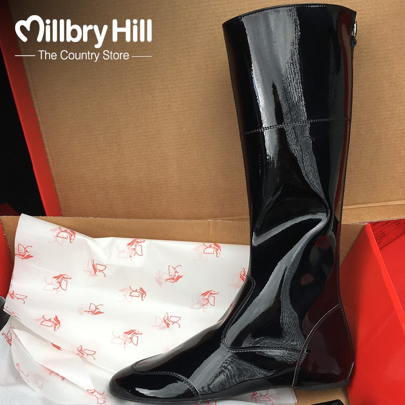 MillbryHill's tweet photo. ✨Did you know.... 🤔
We now have a great range of racing products online 😍🤩
The race and exercise boots are to order so please DM us for more details 🏇👢 https://t.co/LJey3Xknvz
#HorseRacing #Equipment #Clothing #MillbryHill #Online #NewYearNewYou https://t.co/beeiv4SX6h
