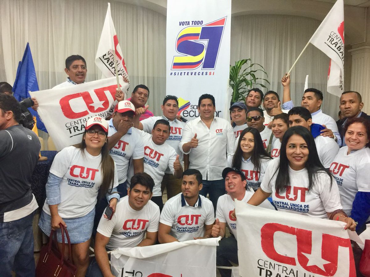 cut_guayas's tweet photo. Hoy en rueda de prensa la CUT de Frente por el SI @frentesomosec ratificamos nuestro apoyo por el #Si en la #ConsultaPopular2018 #TodosSomosEcGuayas  @GomezlRichard @ChicaViteri  @jimmyjairala https://t.co/5YPa403uWI