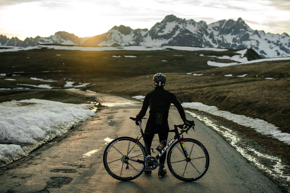 Ride your dream in 2018. #LOOKCycle #785HuezRS