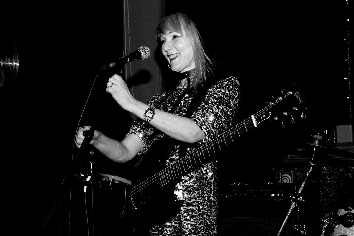 DeeIona's tweet image. FERAL FIVE @FeralFive - The Albert, Brighton. 07/12/2017.
The second gig of the evening. It's always great to spend time with the FERALs and it's always a great show. @kat_five @primitivelight
#TheAlbert #livemusic #brightonlive #B&amp;amp;W