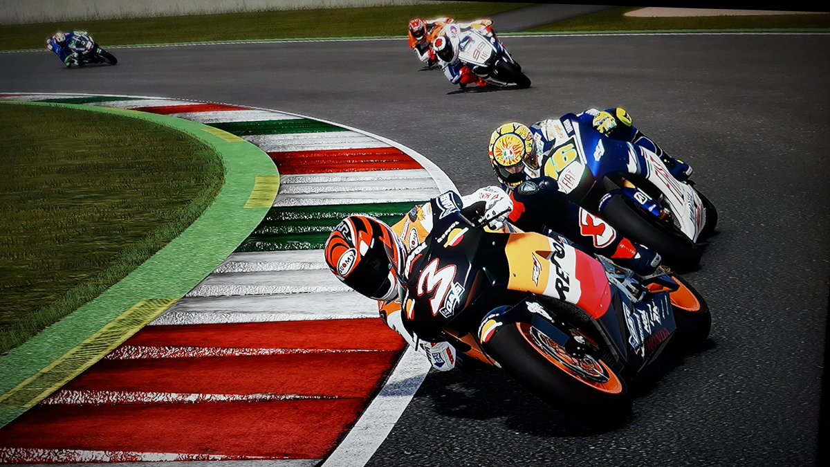 <a href="/maxbiaggi/">Max Biaggi</a> oups with photo better 😉