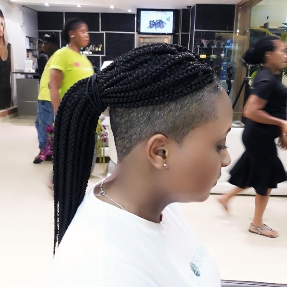 MakeMeSalon's tweet photo. Our qualified stylists are available to give you your desired hairstyle #braids #haircut #protectivehairstyles #braidideas #styleinspiration #photooftheday #hairart #hairgoals #braidbun #9jahairstyle #Nigerianhairstyles #swag #hairfashion #igers #hairofinstagram #hairdo https://t.co/raGBECYG43