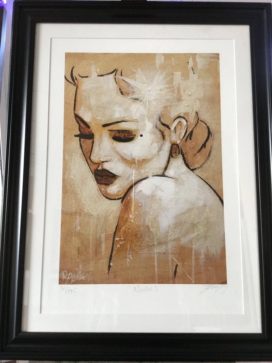 TheCrosshill's tweet photo. 👨🏼‍🎨Artist Of The Month👨🏼‍🎨
Terry Bradley
Born in Belfast in 1965. A love of art and fashion, Terry opened a clothes shop ‘Retro’. Painting and drawing in his spare time. An art exhibition in Dublin was a huge success, he now exhibits in Dublin, Belfast, London and the USA. https://t.co/yNQFcYGgFj