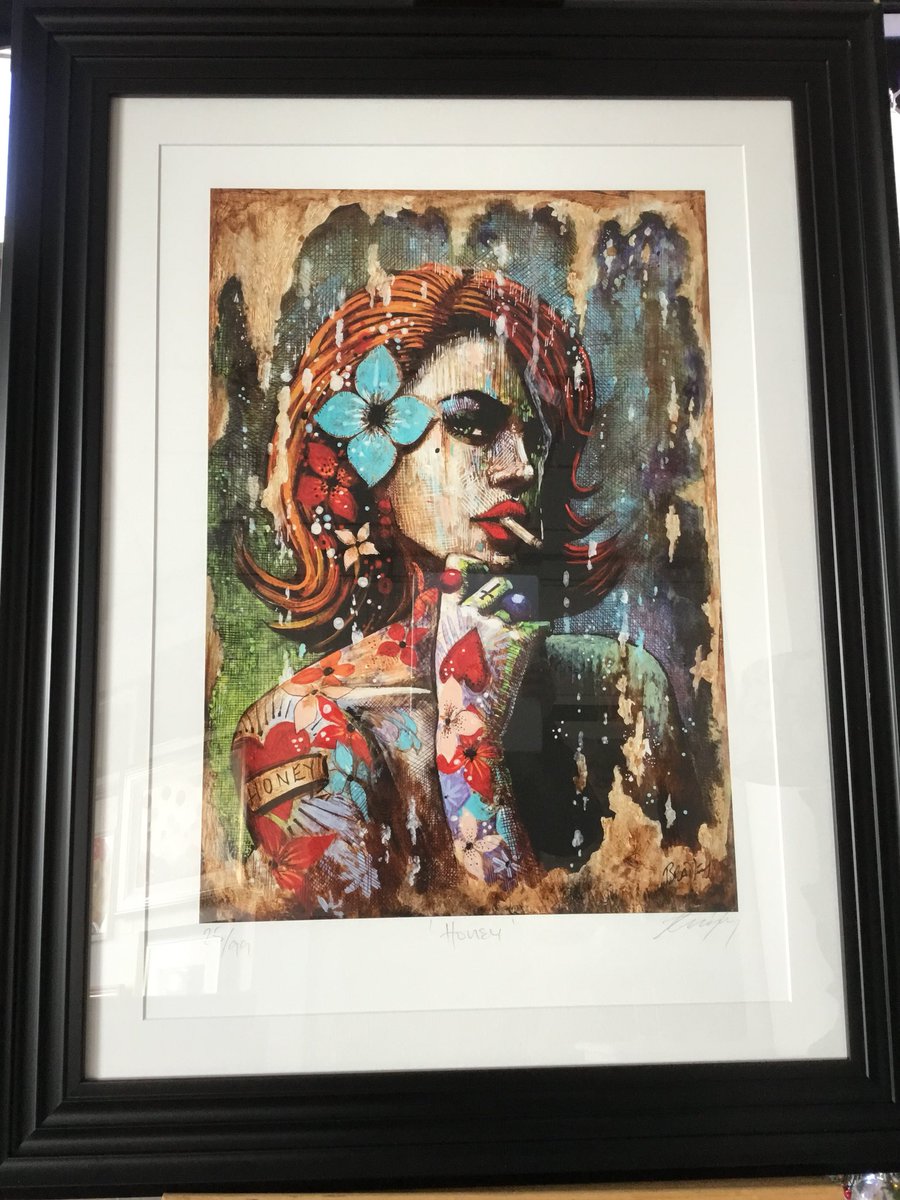 TheCrosshill's tweet photo. 👨🏼‍🎨Artist Of The Month👨🏼‍🎨
Terry Bradley
Born in Belfast in 1965. A love of art and fashion, Terry opened a clothes shop ‘Retro’. Painting and drawing in his spare time. An art exhibition in Dublin was a huge success, he now exhibits in Dublin, Belfast, London and the USA. https://t.co/yNQFcYGgFj