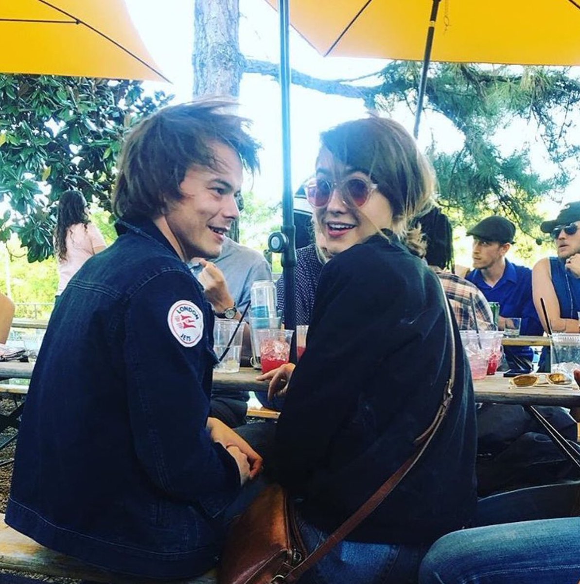 StrangerNews11's tweet photo. #StrangerThings¡Nuevas imágenes del rodaje de la Temporada 2! https://t.co/sgrTyDXiER