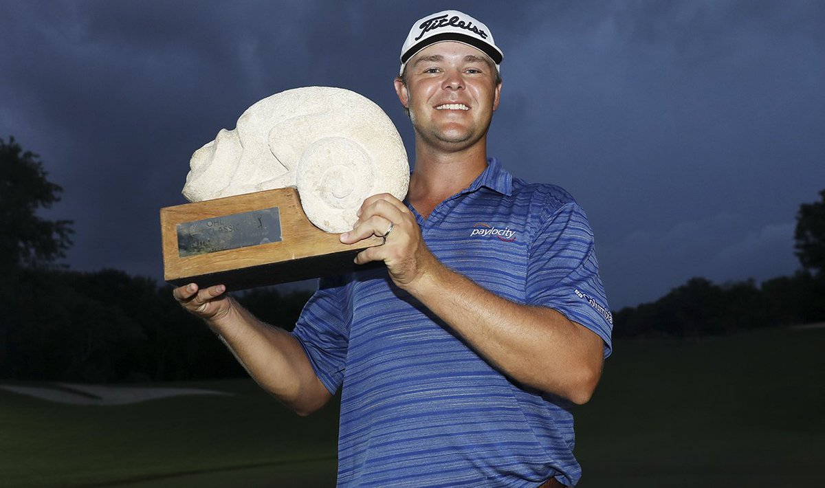 Paylocity's tweet image. Excited to announce the renewal of our partnership with OHL Classic winner and #1 in FedEx Cup standings @pkizzire. Can’t wait to see what you have in store for us this season! bit.ly/2CccaOi #PCTYgolf