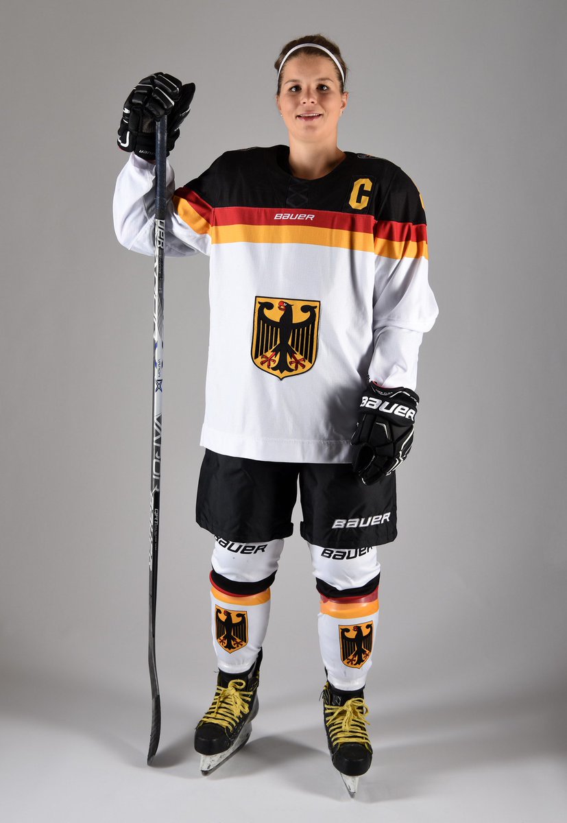 ZornJ7's tweet photo. New year - but same procedure as every year π€. 6 Nations tournament on home ice starts tomorrow ππͺπΌ. #wirfuerD #TeamDeutschland #madeofhockey #drinkthepink #leaveothersbehind https://t.co/uhZX0HQS2w