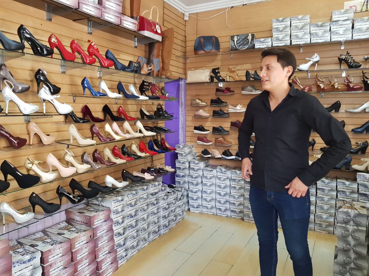 EDEC_EP's tweet photo. 🗣️ Estamos en la recta final del programa En Marcha #Cuenca. Muy pronto conocerás el cambio completo de 40 locales comerciales del Centro Histórico que se beneficiaron de esta iniciativa de @PNUDEcuador y @MunicipioCuenca https://t.co/hYDT2B04GM