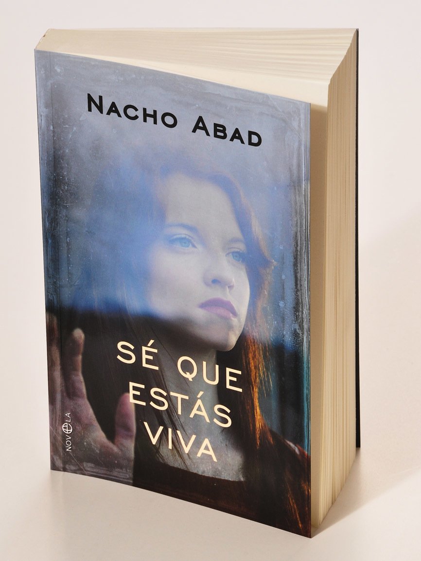 MozosTab's tweet photo. No todo van a ser sucesos,os recomendamos un regalo para estas fechas con el que acertareis seguro ,Se que estas viva ,aprovechamos para felicitar al autor @Nacho_Abad  por este gran libro Enhorabuena #MozosLiteraris https://t.co/oUgz0MEmBs