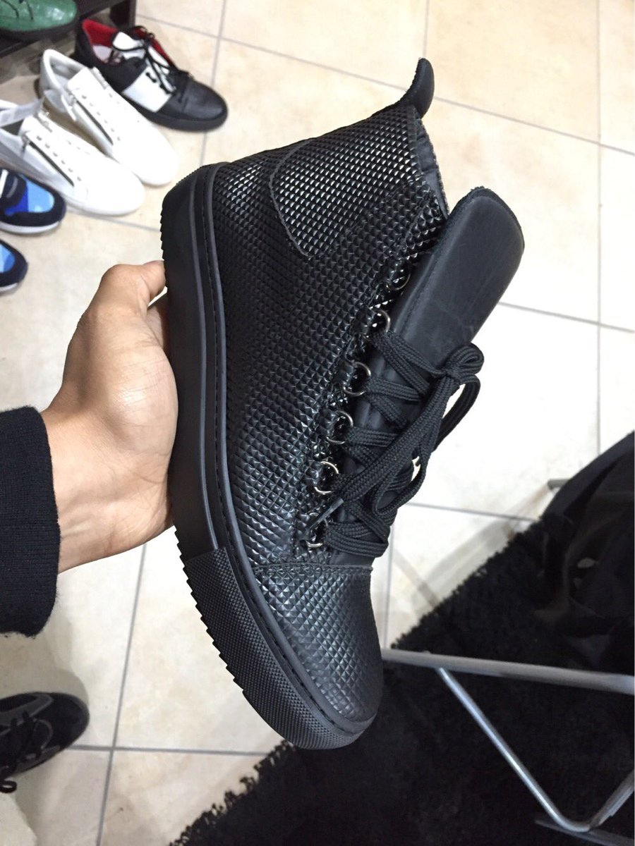 PRSTGEofficial's tweet photo. What you think? 
#hoodstore https://t.co/kFFbv3apvy