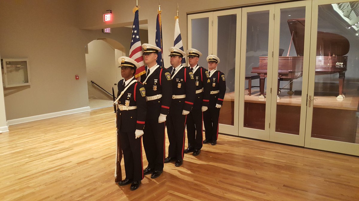 Cincinnati Police Department On Twitter Cincypd Honor Guard Presenting The Colors At City Council S Inauguration