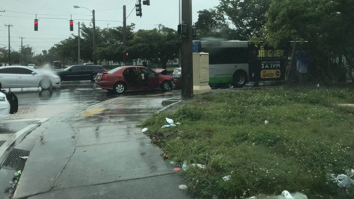 #BREAKING Multiple injuries reported after crash involving Miami-Dade Transit bus bit.ly/2Cuv2vb?utm_so… https://t.co/NjlYYVlgW8