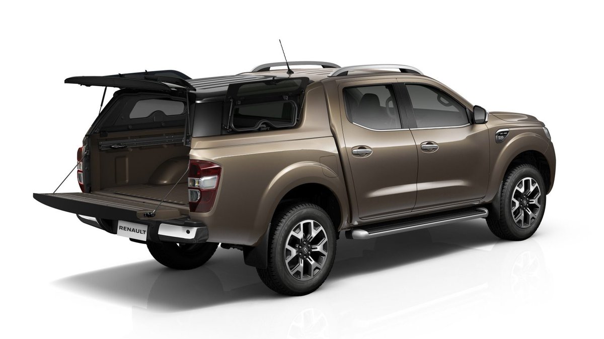 africautomob's tweet photo. Du S.U.V au Pick Up,@renault_fr   lance l'#Alaskan...apte à dompter les pistes africaines?
#AfricAutoMobility https://t.co/3l3keeSKIE