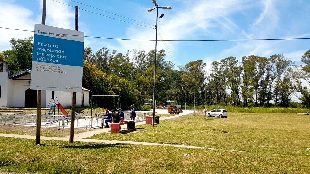 CercaniaRos's tweet photo. 🛠️Continúan las obras en la plaza #EstelaBorras🌿, pertentecientes a uno de los proyectos ganadores🎉 del #DistritoSUDOESTE. Para conocer todos los proyectos en ejecución del #PP2017 hacé click en nuestro portal web https://t.co/wLFeVbKjJa #YoVotoPorMiBarrio 🙋🙋♂️ https://t.co/tQus1M1DBd