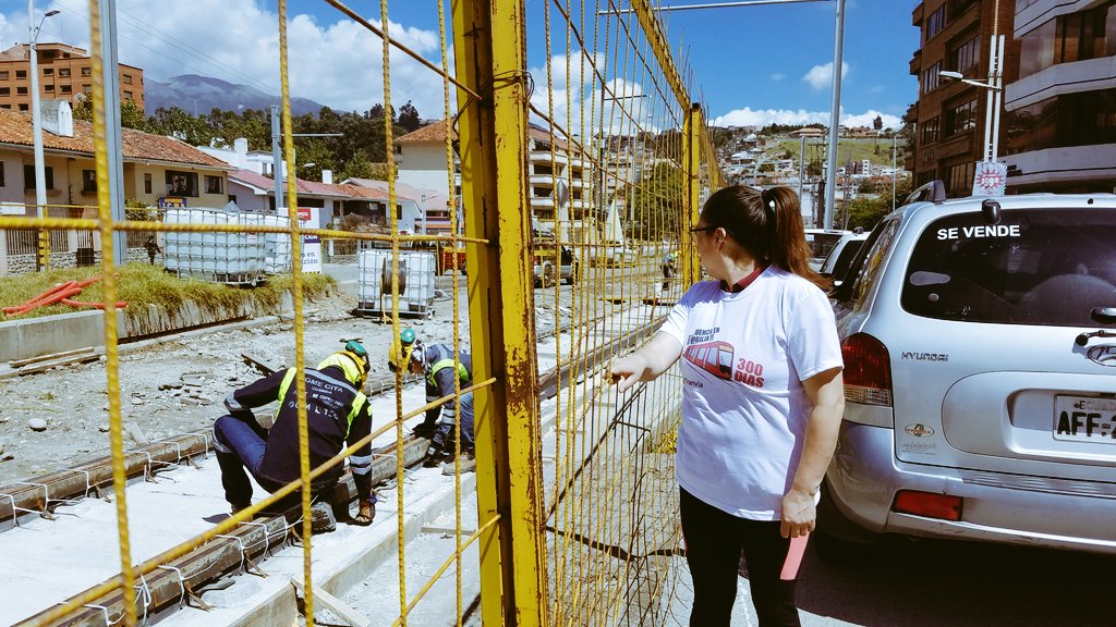 CTranvia's tweet photo. Los @CTranvia y ciudadanos se comprometen en vigilar la conclusión de la obra del @Tranvia_Cuenca #Cuenca en vigilia. @Lenin @MarceloHCabrera @EDEC_EP @tomebamba @complicefm @splendid1040 @mercurioec @eltiempocuenca @Sanchezmendieta @goberazuay @_REDInformativa @Majo_Ortega07 https://t.co/arMzDkzd6G