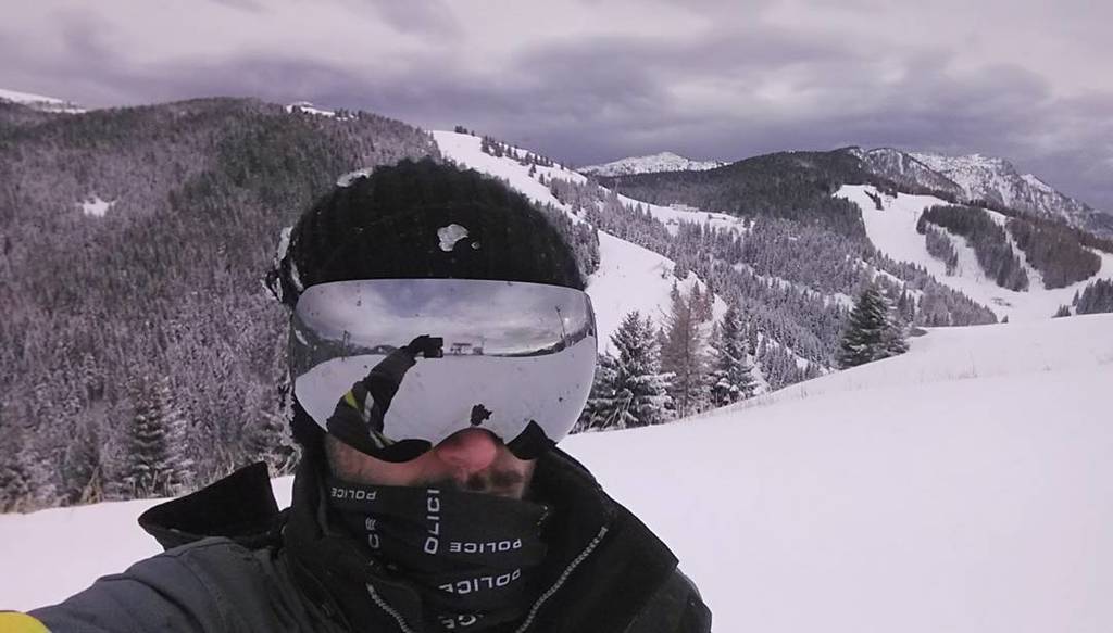 davide_bocca's tweet photo. Start new year in the right way!

#ski #mountains #holidays #happy #special https://t.co/gcDWUEtn9p https://t.co/Iuykl9N70R