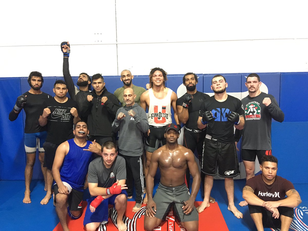 blackzilians's tweet photo. First training of 2018! Have a great year everyone! #theblackzilians #thefilthyfew #danielmendes #happynewyear #striking #yurivillefortchampion #jzmma #jaco #dssportsplex https://t.co/zoyiS3D1dI