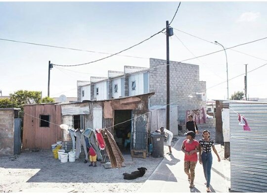 Tendaijoe's tweet photo. A shack prototype by #UrbanThinkTank in Khayelitsha, Cape Town has been shotlisted for an international award. @CityLab @smartcitiesdive https://t.co/zhNkAV3yrM