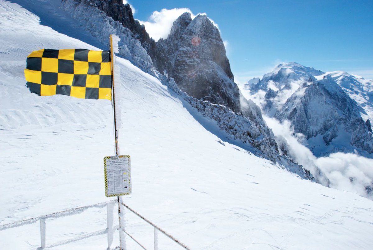 TeleSkiSnow's tweet image. How to stay safe from avalanches when skiing in the Alps
telegraph.co.uk/travel/ski/adv…