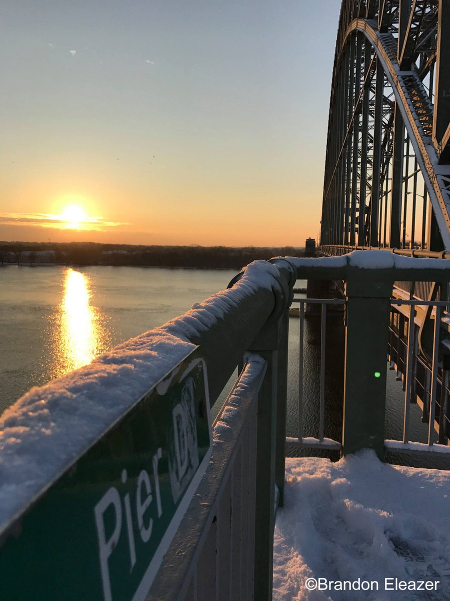 RiverfrontNorth's tweet photo. Congrats to the winner of our Dec 2017 #PhotoContest, Brandon Eleazer.  Check out his amazing #winter scene of the #DelawareRiver in #Tacony. Keep posting your pictures with the hashtag #TheDelawareForLife for a chance to win each month. Rules etc here: https://t.co/pYju9UkOY4 https://t.co/k5UF4H5Qqb