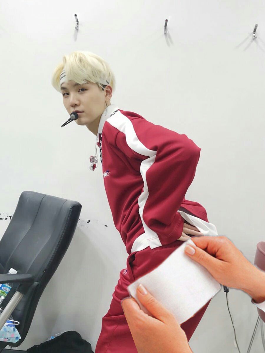 caramel666_'s tweet photo. Вот вы над ним смеетесь, а ему обидно. Давайте пожалеем Юнги.  #민덩방아 https://t.co/K3QAq5zx9p