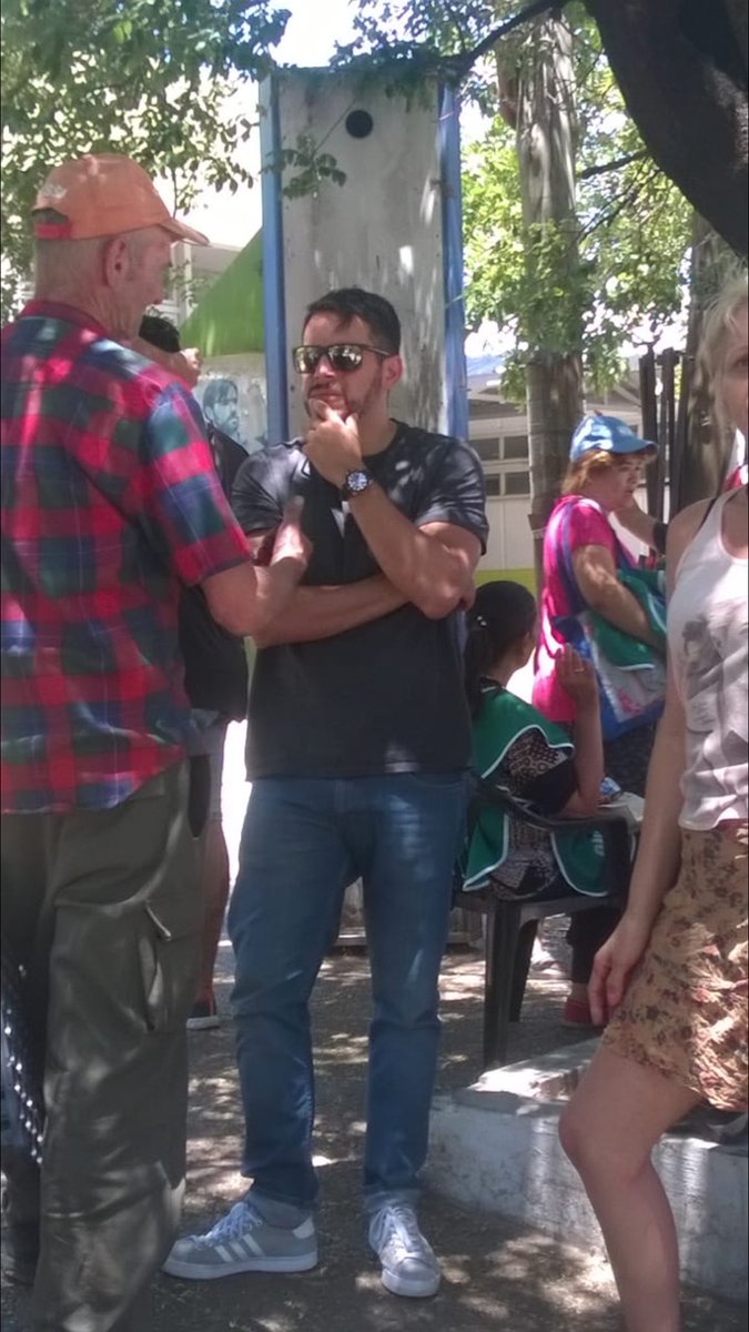 gutierrezdavid_'s tweet photo. Acompañamos a los trabajadores del hospital de Solano en su justo reclamos por despidos! Exigimos @YoSoyMartiniano reflexione, e incorpore a todos los  trabajadores municipales de inmediato! https://t.co/ZViZoXNz89